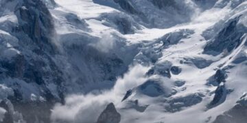 «Θαύμα» στην Νορβηγία: Άνδρας επέζησε 7 ώρες κάτω από το χιόνι