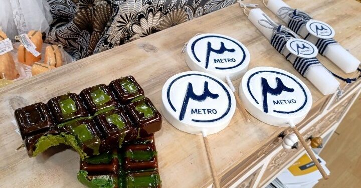 Λαμπάδες «Μετρό της Θεσσαλονίκης» και «σοκολάτα Ντουμπάι»