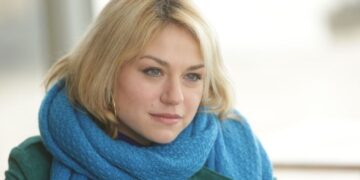 Πέθανε σε ηλικία 43 ετών η ηθοποιός Εμιλί Ντεκέν – Έπασχε από σπάνια μορφή καρκίνου