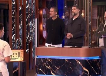 «Να σεβαστούμε λίγο αυτό που γίνεται εδώ μπροστά;»