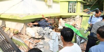 Κατάπαυση πυρός κήρυξαν οι αντάρτες της σκιώδους κυβέρνησης για να διευκολύνουν τους σεισμόπληκτους