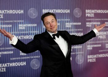 Έλον Μασκ: «Φτωχότερος» κατά 102 δισ. δολάρια μέσα σε 2 μήνες