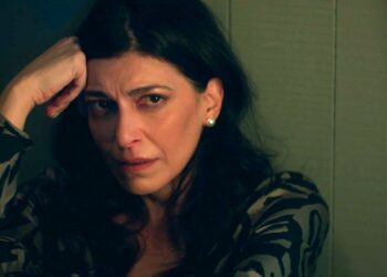 Η Κλέλια μαθαίνει πως ο Διονύσης την απάτησε με την Μαρίνα