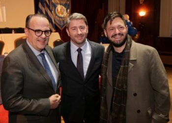 «Χρέος μας να μην υπάρχει παιδί που να μην έχει την ευκαιρία να μάθει την ελληνική γλώσσα σε όποια γωνιά του κόσμου κι αν μεγαλώνει»