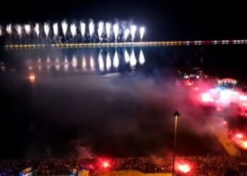 Live η τελετή λήξης, η καύση του Βασιλιά και το μεγάλο πάρτι