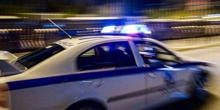 Μοτοσικλετιστές δεν σταμάτησαν σε αστυνομικό έλεγχο και εμβόλισαν μηχανή της ΔΙΑΣ