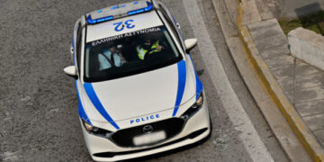 Αιματηρό περιστατικό έξω από κατάστημα – Στο νοσοκομείο άνδρας έπειτα από πυροβολισμό