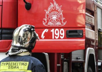 Πέραμα: Φωτιά σε επαγγελματικό χώρο στο Βιομηχανικό Πάρκο Σχιστού