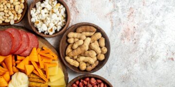 5 σνακ με υψηλή περιεκτικότητα σε σεροτονίνη για να κοιμηθείτε καλά, σύμφωνα με διαιτολόγους