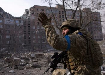 Ένα 5χρονο παιδί μεταξύ των 3 νεκρών από τη ρωσική επίθεση με drone στο Κίεβο