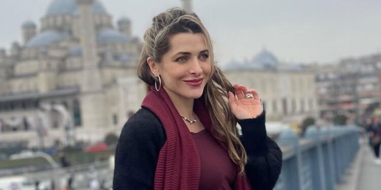 «Απέδρασε» για την Καθαρά Δευτέρα με τον γιο της στη Μάλτα