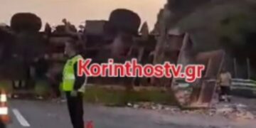 Άγιοι Θεόδωροι: Στο νοσοκομείο ο οδηγός της νταλίκας που ανετράπη στην εθνική οδό Αθηνών-Κορίνθου