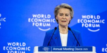 Δείτε live την δήλωσή της σχετικά με τους δασμούς που επέβαλαν οι ΗΠΑ