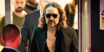 Ράσελ Μπραντ: «Ήμουν ανόητος, αλλά όχι βιαστής»