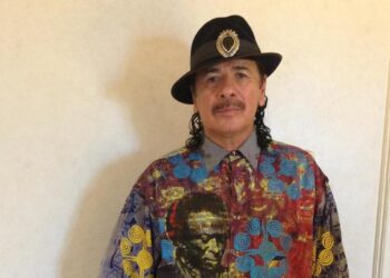 Κάρλος Σαντάνα: Μεταφέρθηκε στο νοσοκομείο