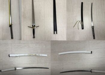 Περιστέρι: Κατάστημα ρούχων πουλούσε παράνομα μαχαίρια, ξίφη και βαλλίστρα