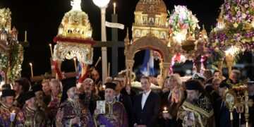 Παρακολούθησε την περιφορά του Επιταφίου στον Ιερό Ναό Ευαγγελιστρίας Τήνου