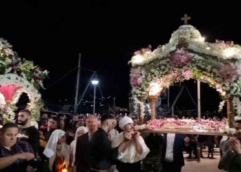 Λήμνος: Κατάνυξη με τους τρεις Επιτάφιους στο παλαιό λιμάνι της Μύρινας