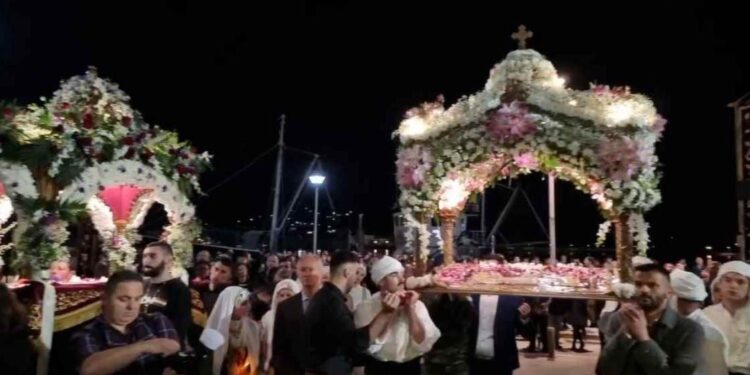 Λήμνος: Κατάνυξη με τους τρεις Επιτάφιους στο παλαιό λιμάνι της Μύρινας