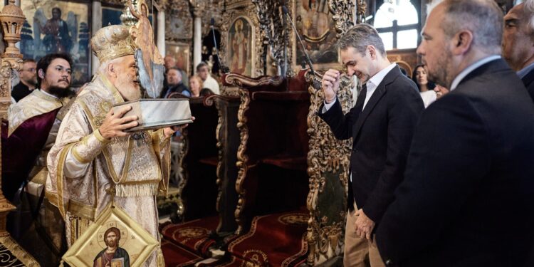 Μέσα από τον πόνο, τις δυσκολίες, τις κακουχίες, τελικά γεννιέται το φως και η ελπίδα»