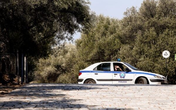 Απέδρασαν από τα κρατητήρια δύο άτομα που είχαν συλληφθεί για απόπειρα διάρρηξης ΑΤΜ