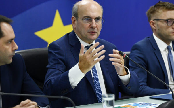 Η ανάπτυξη της οικονομίας, ο περιορισμός της φοροδιαφυγής και η Ψηφιακή Κάρτα Εργασίας «έφεραν» το κοινωνικό μέρισμα