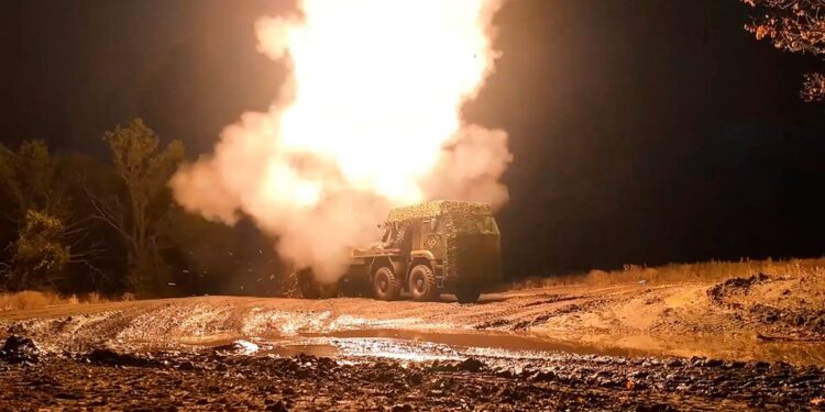 Πυραυλικά χτυπήματα σε Κίεβο και Χάρκοβο – Αναφορές για τραυματίες