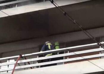 Υπό πλήρη έλεγχο η φωτιά σε διαμέρισμα στην Αθήνα