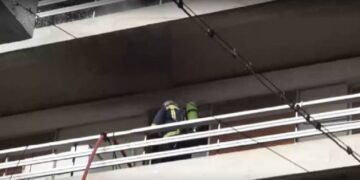 Υπό πλήρη έλεγχο η φωτιά σε διαμέρισμα στην Αθήνα