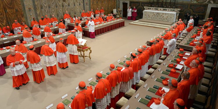 O πάπας Φραγκίσκος είχε δώσει ειδική άδεια για να μπορέσουν να υπερβούν οι εκλέκτορες καρδινάλιοι του κονκλάβιου τον αριθμό των 120