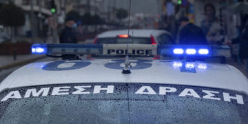 Συνελήφθη άνδρας με πιστόλι και φυσίγγια μέσα σε νυχτερινό κέντρο διασκέδασης