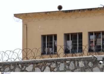 Συνελήφθη υπάλληλος της εξωτερικής φρουράς για το δέμα με τα ναρκωτικά