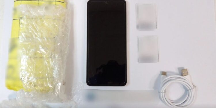 Λάρισα: Προσπάθησαν να «περάσουν» κινητά τηλέφωνα στις φυλακές