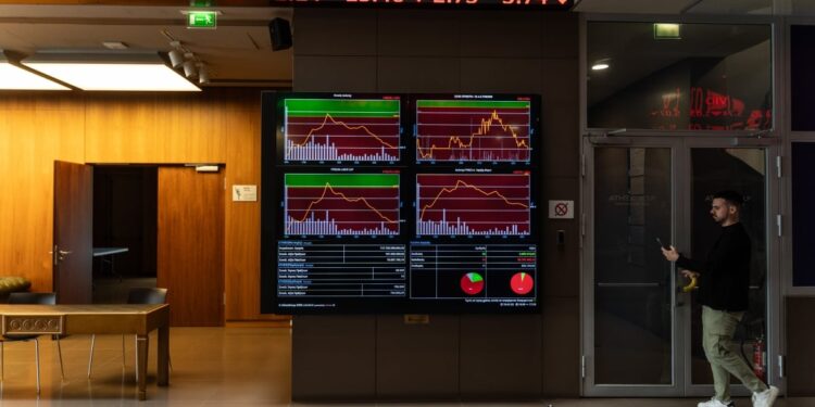 Όλα τα… λεφτά στα εταιρικά μεγέθη των εισηγμένων