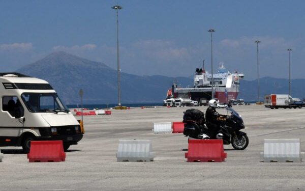 Ελεύθεροι με χρηματική εγγύηση 3 κατηγορούμενοι για τη φονική παράσυρση της 47χρονης ναυτικού