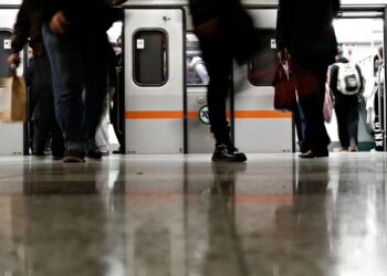 Πώς θα κινηθούν τα Μέσα Μαζικής Μεταφοράς – Δεμένα τα πλοία στα λιμάνια