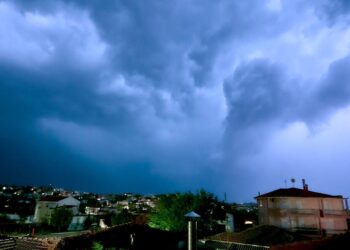Καιρός: Τοπικές βροχές και καταιγίδες