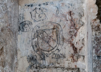 Αποκρυπτογραφήθηκαν άγνωστες αρχαίες επιγραφές, εραλδικές ασπίδες και ζωγραφιές στον χώρο που έγινε ο Μυστικός Δείπνος