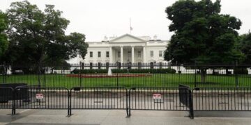 Έντονη αντιπαράθεση με τον υπουργό Οικονομικών στον Λευκό Οίκο