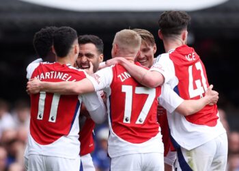 Η Άρσεναλ ανέβαλε το πάρτι τίτλου της Λίβερπουλ