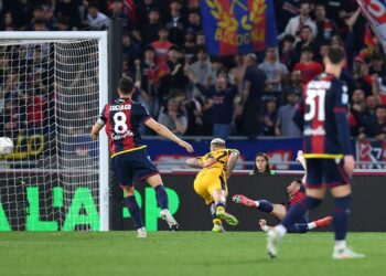 Η Μπολόνια έβαλε… φωτιά στην κορυφή