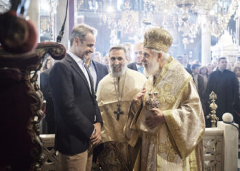 Παρακολούθησε τη Θεία Λειτουργία της πρώτης Αναστάσεως στον Ιερό Ναό Ευαγγελιστρίας της Τήνου