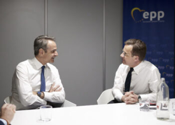 Συνεχίζεται το μπαράζ επαφών στο περιθώριο της 2ης ημέρας του συνεδρίου του ΕΛΚ