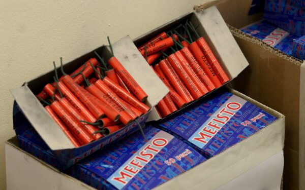 Συλλήψεις για κατοχή εκρηκτικών μηχανισμών και κροτίδων