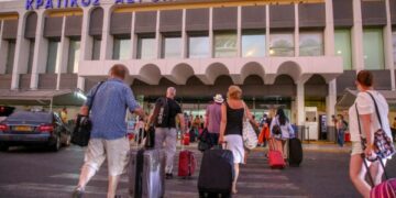 Αεροσκάφος αντιμετώπισε πρόβλημα στους τροχούς κατά την διάρκεια προσγείωσης