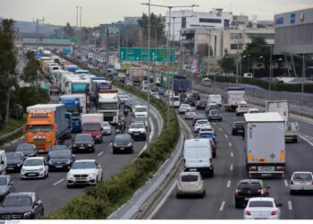 Μποτιλιάρισμα στον Πειραιά και στις εξόδους των Εθνικών Οδών – Δείτε LIVE πού υπάρχουν προβλήματα