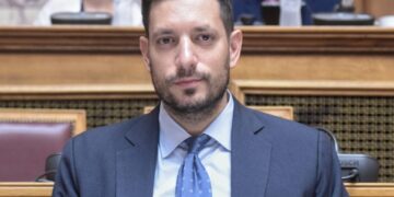 Τηλεφωνική επικοινωνία με τον οδηγό αστικού που έπεσε θύμα επίθεσης στη Θεσσαλονίκη