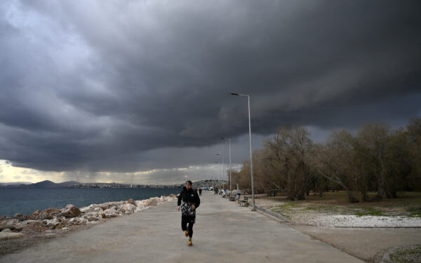 Καιρός: Συννεφιασμένο το σκηνικό σήμερα στο μεγαλύτερο μέρος της χώρας