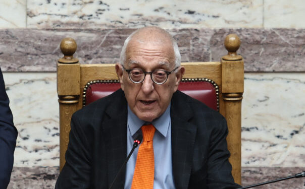 Το αίτημα του κ. Σπίρτζη τον τιμά αλλά δεν μπορεί να ικανοποιηθεί λόγω του Συντάγματος και του Κανονισμού της Βουλής