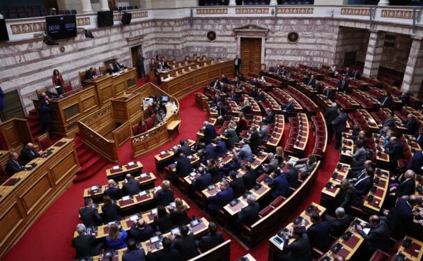 Αντιπαράθεση για τα έργα αποκατάστασης των ζημιών από τις κακοκαιρίες Daniel και Elias, σε τμήματα του σιδηροδρομικού δικτύου
